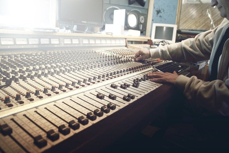 La radio, el medio para impactar en una audiencia estable
