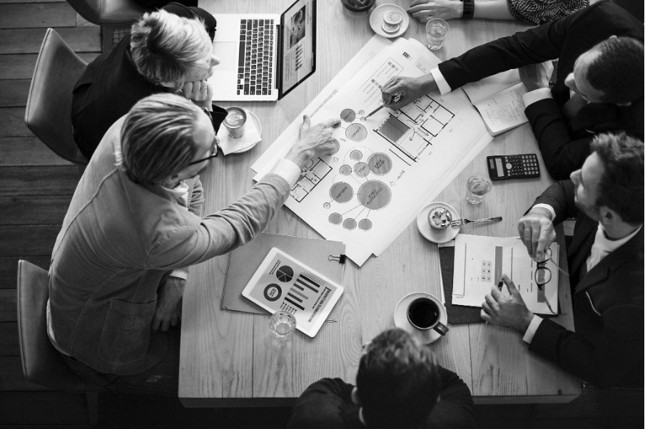 Ventajas de la monitorización y gestión de tu marca 3 estrategias de gestion de marca Freepik