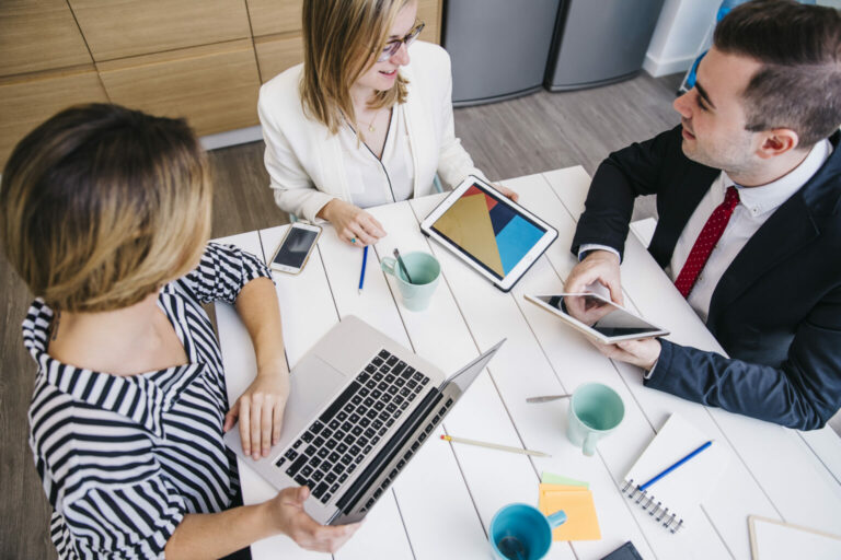 Tendencias en comunicación corporativa para 2025: Guía completa para el éxito