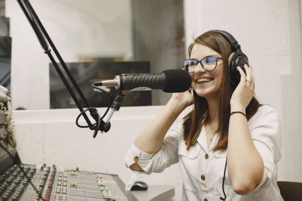 Podcast vs radio: ¿quién tiene mayor impacto hoy?